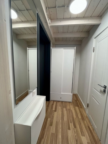 Sludinājumi. Ilgtermiņa īrei pieejams mūsdienīgs un līdz detaļām pārdomāts studio tipa dzīvoklis Skolas ielā 13 Cena: 450 EUR/mēn Foto #6