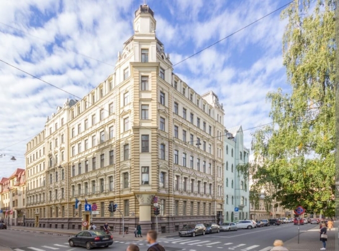 Sludinājumi. Ilgtermiņa īrei pieejams mūsdienīgs un līdz detaļām pārdomāts studio tipa dzīvoklis Skolas ielā 13 Cena: 450 EUR/mēn Foto #8