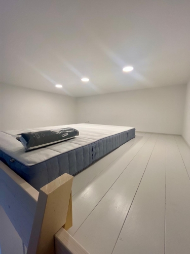 Sludinājumi. Ilgtermiņa īrei pieejams mūsdienīgs un līdz detaļām pārdomāts studio tipa dzīvoklis Skolas ielā 13 Cena: 510 EUR/mēn Foto #5