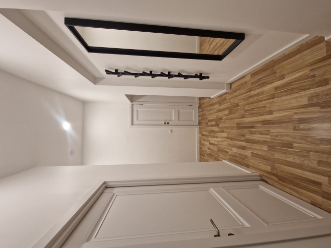 Sludinājumi. Izīrē 3-istabu dzīvokli, 52 m2 platībā Skolas ielā 13, Rīgā.  Dzīvokļa plānojums sastāv no 2 Cena: 690 EUR/mēn Foto #5