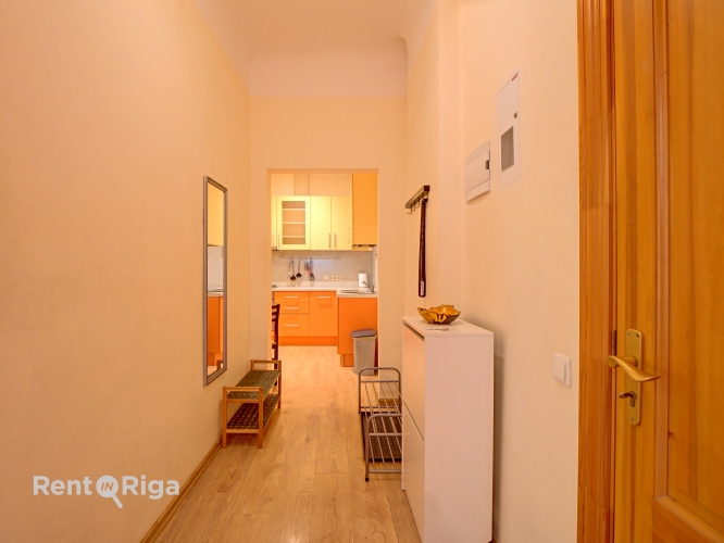 Sludinājumi. Izīrē plašu 4 istabu dzīvokli Rīgas centrā!  Dzīvokļa plānojums ir ērts un funkcionāls  tajā ir 3 Cena: 890 EUR/mēn Foto #7