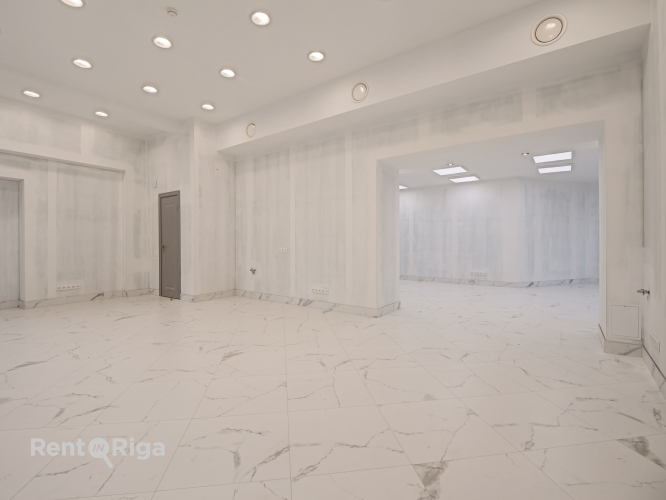 Sludinājumi. Jaunas, plašas un modernas telpas Klusajā centrā.  Piedāvājam nomai mūsdienīgas un stilīgas Cena: 416 EUR/mēn Foto #2