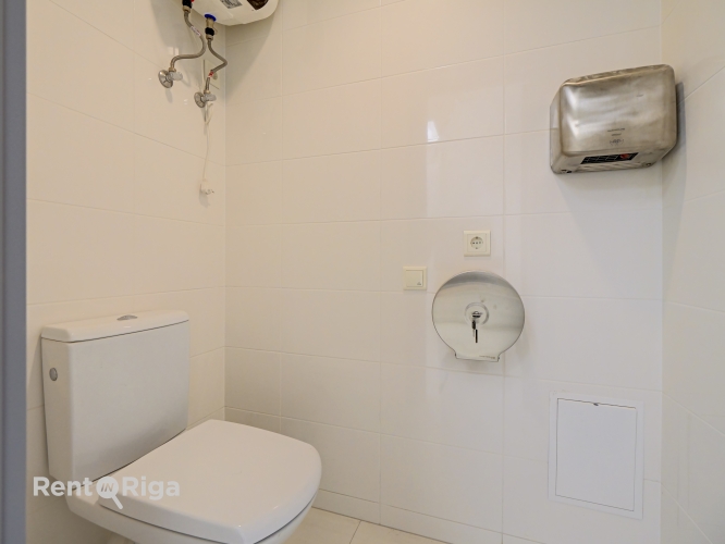 Sludinājumi. Jaunas, plašas un modernas telpas Klusajā centrā.  Piedāvājam nomai mūsdienīgas un stilīgas Cena: 416 EUR/mēn Foto #6