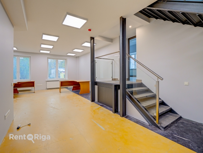 Объявление. Новый автономный офис в Тихом центре  в двух уровнях, с отдельным входом.  Предлагаем в аренду Цена: 2521 EUR/мес. Foto #1