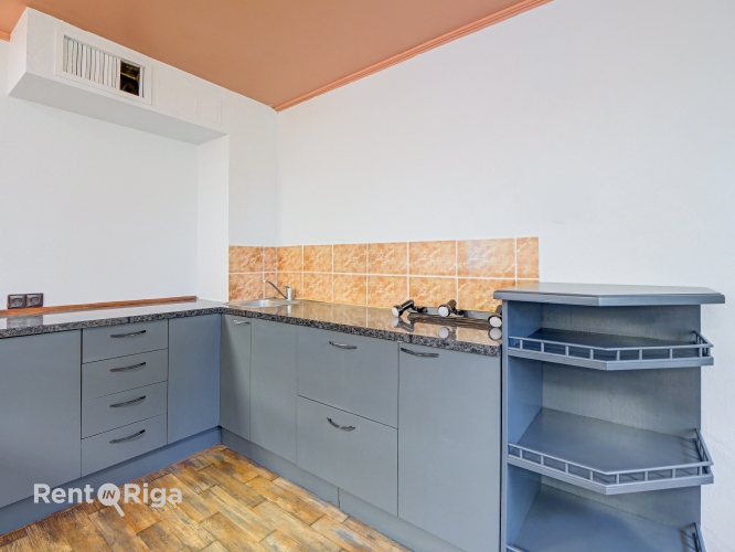 Sludinājumi. Atvērtā tipa birojs kopā ar savu virtuvi.  Piedāvājam nomai ērtu un funkcionālu biroja telpu 55 m Cena: 275 EUR/mēn Foto #3