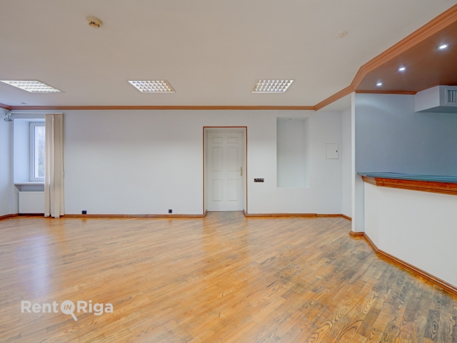 Sludinājumi. Atvērtā tipa birojs kopā ar savu virtuvi.  Piedāvājam nomai ērtu un funkcionālu biroja telpu 55 m Cena: 275 EUR/mēn Foto #8