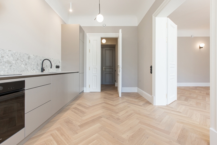 Sludinājumi. Ekskluzīvs, pilnībā atjaunots dzīvoklis pie Vērmanes dārza  Dzīvoklis (73.5 m, 4. stāvs): - Cena: 1250 EUR/mēn Foto #5