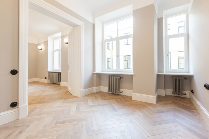 Sludinājumi. Ekskluzīvs, pilnībā atjaunots dzīvoklis pie Vērmanes dārza  Dzīvoklis (4. stāvs): - Plašs koridors, Cena: 1150 EUR/mēn Foto #7