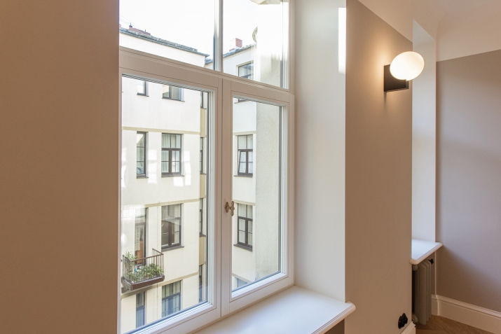 Sludinājumi. Ekskluzīvs, pilnībā atjaunots dzīvoklis pie Vērmanes dārza  Dzīvoklis (4. stāvs): - Plašs koridors, Cena: 1150 EUR/mēn Foto #8