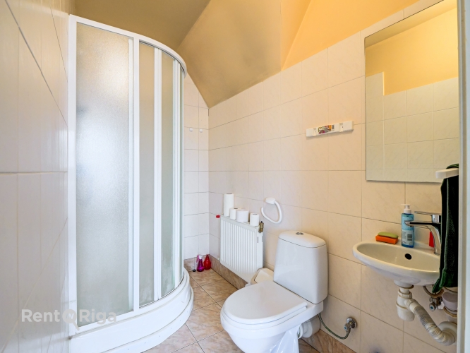 Sludinājumi. Birojs ceturtajā stāvā ar diviem atsevišķiem kabinetiem un priekštelpu.  Piedāvājam nomai ērtu un Cena: 479 EUR/mēn Foto #9