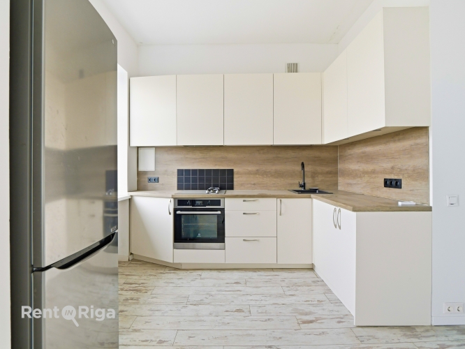 Sludinājumi. Dzīvoklis ar savu šarmu un auru.  Tā logi ir vērsti uz Sporta pils dārzi, kur vairāku gadu garumā Cena: 117500 EUR Foto #2