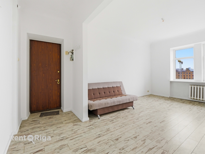 Sludinājumi. Dzīvoklis ar savu šarmu un auru.  Tā logi ir vērsti uz Sporta pils dārzi, kur vairāku gadu garumā Cena: 117500 EUR Foto #7