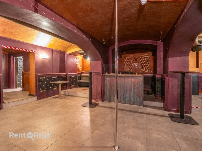 Sludinājumi. Tiek iznomātas kluba telpas  Elizabetes ielā 49!  Piedāvājam nomai plašas 200 m pagraba telpas Cena: 1000 EUR/mēn Foto #3