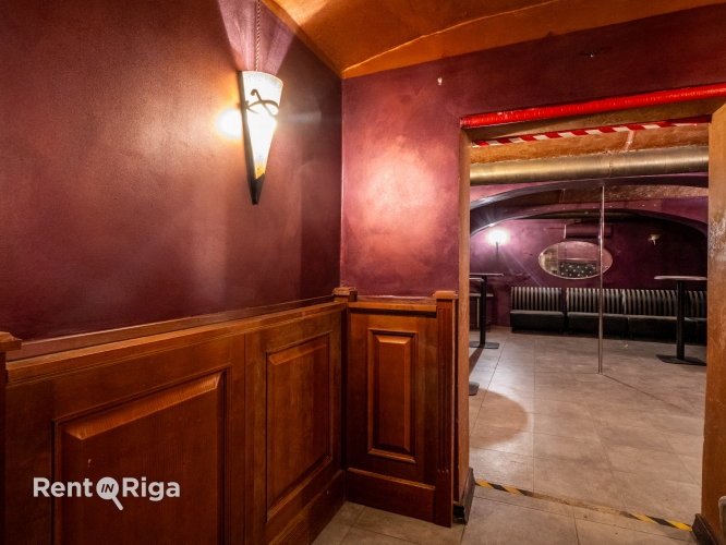 Sludinājumi. Tiek iznomātas kluba telpas  Elizabetes ielā 49!  Piedāvājam nomai plašas 200 m pagraba telpas Cena: 1000 EUR/mēn Foto #5
