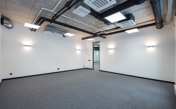 Sludinājumi. Biroja telpas A klases biroju ēkā Mežaparkā.  Telpas ir piemērotas salonam, veikalam vai birojam, Cena: 850 EUR/mēn Foto #6