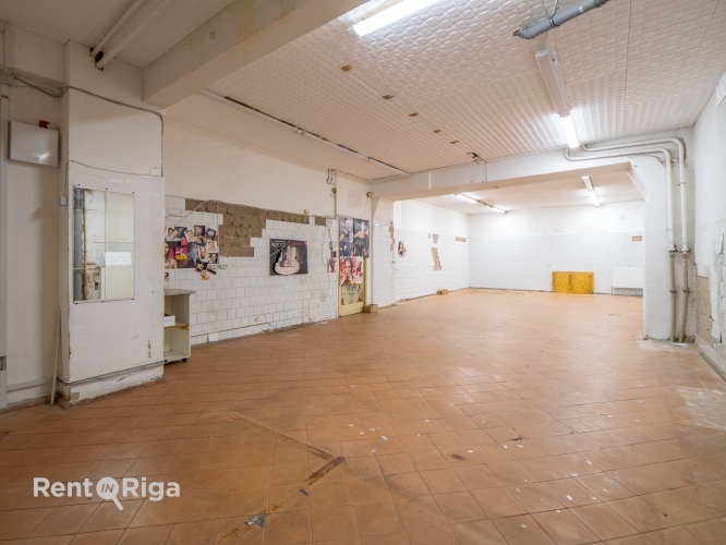 Sludinājumi. Birojs ar noliktavas telpām pirmajā stāvā ar atsevišķu ieeju no pirmā stāva.  Priekšrocības:  + Cena: 1194 EUR/mēn Foto #7