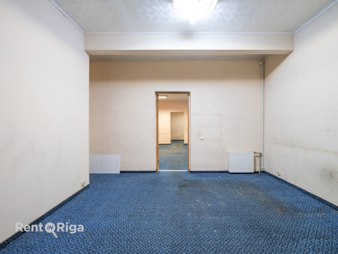 Sludinājumi. Birojs ar noliktavas telpām pirmajā stāvā ar atsevišķu ieeju no pirmā stāva.  Priekšrocības:  + Cena: 1194 EUR/mēn Foto #8