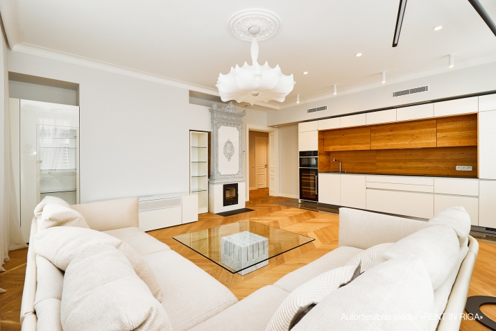 Sludinājumi. \'Elizabetes Rezidence\', viena no spilgtākajām Rīgas arhitektūras mantojuma pērlēm, celta 19. Cena: 620000 EUR Foto #3