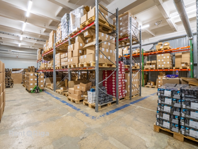 Sludinājumi. Iznomā noliktavas telpas.  Tiek piedāvātas plašas un ļoti labā stāvoklī esošas noliktavas telpas Cena: 4050 EUR/mēn Foto #5