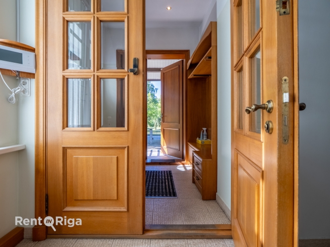 Sludinājumi. Ekskluzīvā Mežaparka sirdī, Sudrabu Edžus ielā 1, ilgtermiņa nomai tiek piedāvāta viena no rajona Cena: 5000 EUR/mēn Foto #6