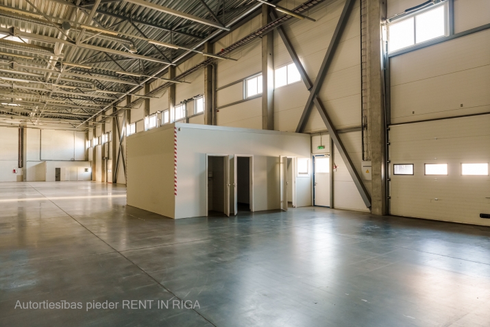 Объявление. Складские помещения на пересечении улиц Даугавгривас и Твайконю.  Фасадное здание с удобным Цена: 8051 EUR/мес. Foto #5