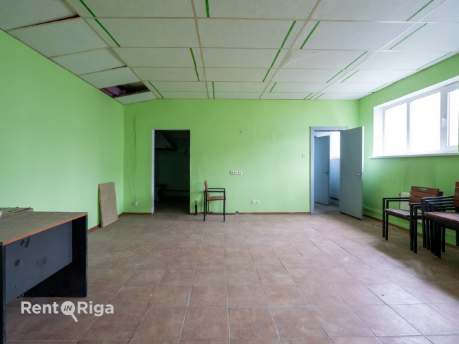 Sludinājumi. Komerctelpas Ganību dambī, Rīgā, kas piemērotas dažādiem biznesa risinājumiem.  Izmantojiet šo Cena: 429 EUR/mēn Foto #3