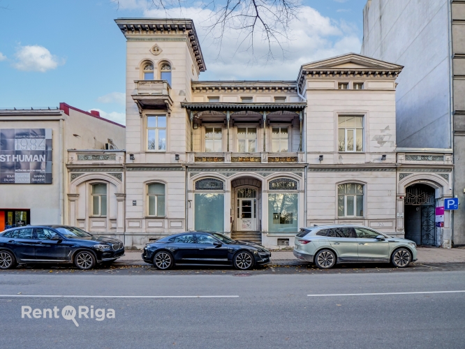 Sludinājumi. Izīrē telpas pilsētas centrā!  Piedāvājumā gaišas un plašas telpas izcilā vietā  pašā Rīgas centra Cena: 3600 EUR/mēn Foto #1