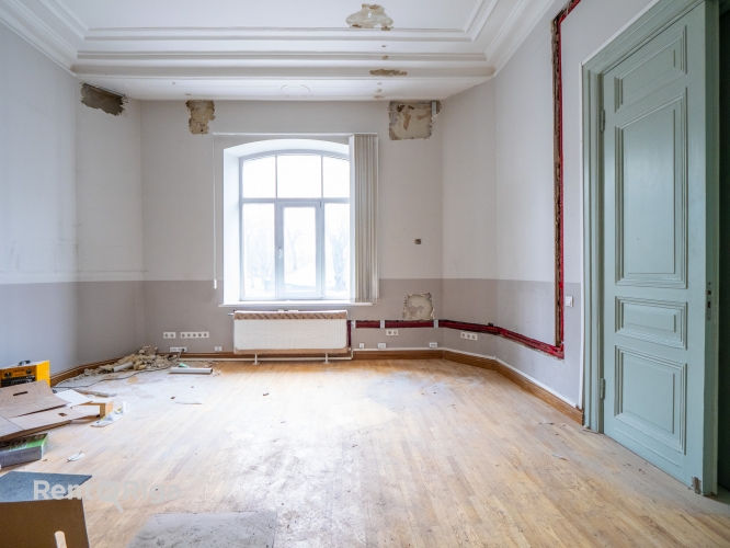 Sludinājumi. Izīrē telpas pilsētas centrā!  Piedāvājumā gaišas un plašas telpas izcilā vietā  pašā Rīgas centra Cena: 3600 EUR/mēn Foto #4