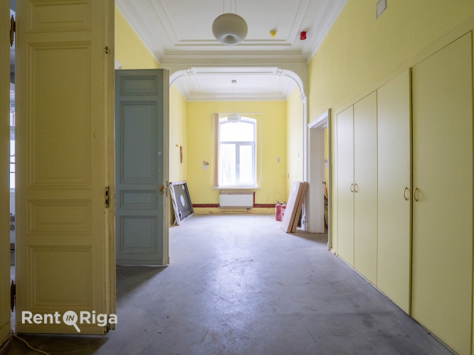 Sludinājumi. Izīrē telpas pilsētas centrā!  Piedāvājumā gaišas un plašas telpas izcilā vietā  pašā Rīgas centra Cena: 3600 EUR/mēn Foto #7