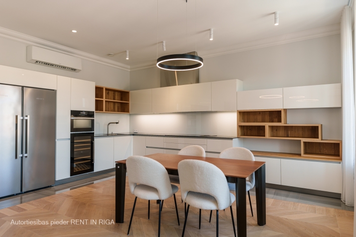 Sludinājumi. \'Elizabetes Rezidence\', viena no spilgtākajām Rīgas arhitektūras mantojuma pērlēm, celta 19. Cena: 755000 EUR Foto #6