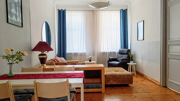 Sludinājumi. Dzīvo prestižā Rīgas centrā!   Izīrē plašu un eleganti iekārtotu 4 istabu dzīvokli pašā Rīgas sirdī Cena: 1100 EUR/mēn Foto #3