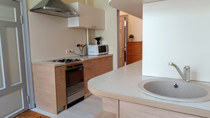 Sludinājumi. Dzīvo prestižā Rīgas centrā!   Izīrē plašu un eleganti iekārtotu 4 istabu dzīvokli pašā Rīgas sirdī Cena: 1100 EUR/mēn Foto #9