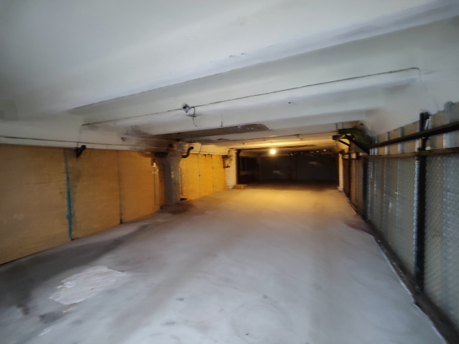 Sludinājumi. Tiek iznomātas neapkurināmas noliktavu telpas centrā, Sporta ielā.  Līdzena betona grīda. Plaši Cena: 400 EUR/mēn Foto #2