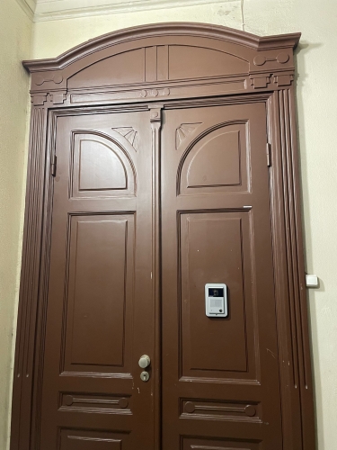 Sludinājumi. Tiek pārdots elegants dzīvoklis ar balkonu pilnībā renovētā vēsturiskā ēkā. Skats no logiem uz Cena: 84700 EUR Foto #6