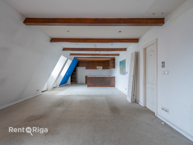 Sludinājumi. Bijušās hosteļa telpas Jēkaba kazarmās. Iespējams izveidot arī biroju.  Telpu lietošanas kods: Cena: 2356 EUR/mēn Foto #1