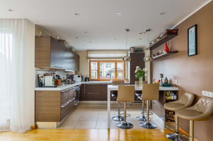 Sludinājumi. Pārdod brīnišķīgu ģimenes māju Beberos!  Šī kvalitatīvā māja kas atrodas Beberos, Babītes pagastā - Cena: 389000 EUR Foto #5