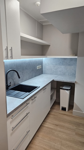 Объявление. Biroja telpas labi uzturētā biroju ēkā Meierovica bulvārī 16, minūtes gājiena attālumā no Laimas Цена: 1414 EUR/мес. Foto #7