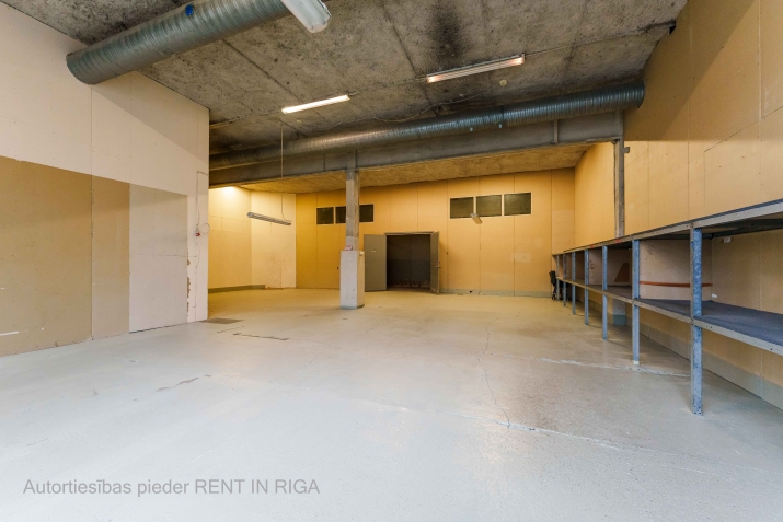 Sludinājumi. Apsildāmas ražošanas vai noliktavas telpas 2.stāvā.  Ēka celta 1994.gadā pēc somu projekta. Kravas Cena: 800 EUR/mēn Foto #3