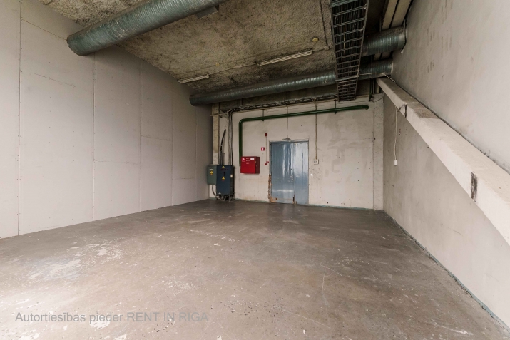 Объявление. Heated production or warehouse premises on the 2nd floor.  3 or 4 separate adjacent rooms are Цена: 680 EUR/мес. Foto #5