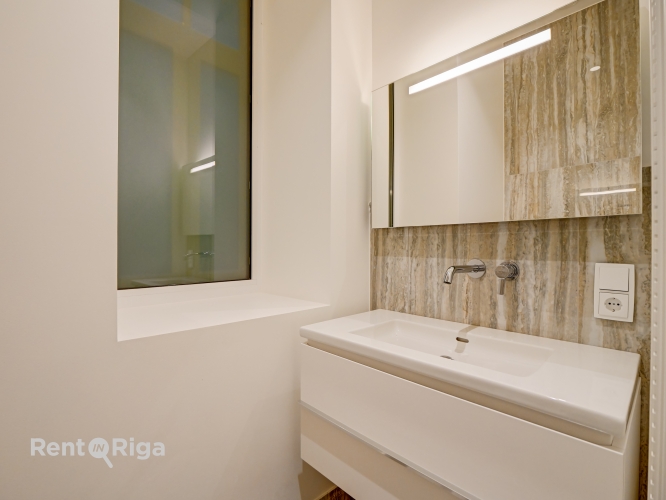 Sludinājumi. \'Elizabetes Rezidence\', viena no spilgtākajām Rīgas arhitektūras mantojuma pērlēm, celta 19. Cena: 2424 EUR/mēn Foto #9