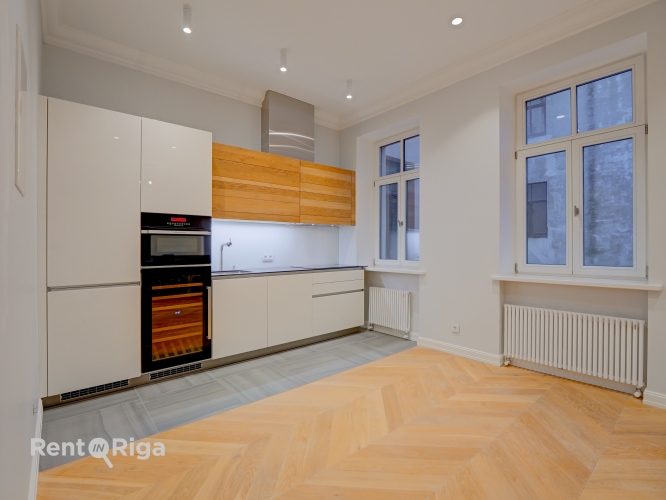 Sludinājumi. \'Elizabetes Rezidence\'- viena no spilgtākajām Rīgas arhitektūras mantojuma pērlēm, celta 19. Cena: 305000 EUR Foto #3