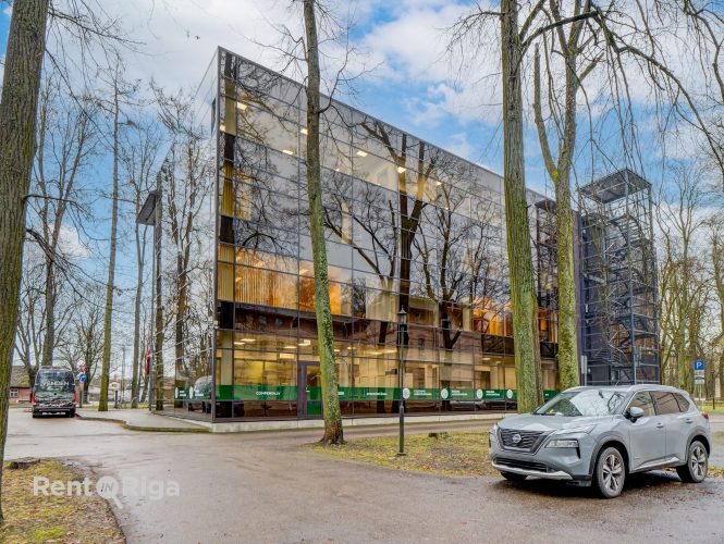 Sludinājumi. Biroja telpas zaļā un labiekārtotā, slēgtā teritorijā.  - Nomas maksā iekļautas 4 autostāvvietas Cena: 1766 EUR/mēn Foto #1