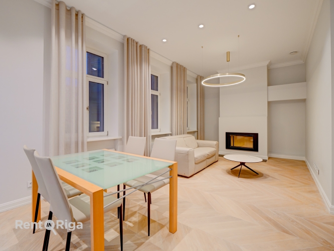 Sludinājumi. \'Elizabetes Rezidence\'- viena no spilgtākajām Rīgas arhitektūras mantojuma pērlēm, celta 19. Cena: 295000 EUR Foto #4