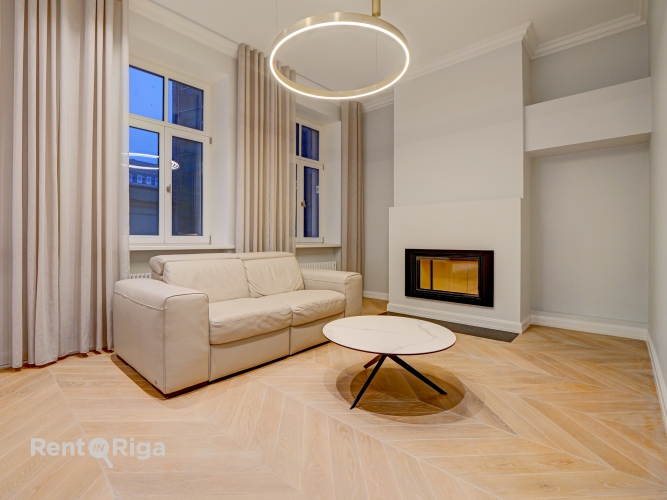 Sludinājumi. \'Elizabetes Rezidence\'- viena no spilgtākajām Rīgas arhitektūras mantojuma pērlēm, celta 19. Cena: 295000 EUR Foto #3