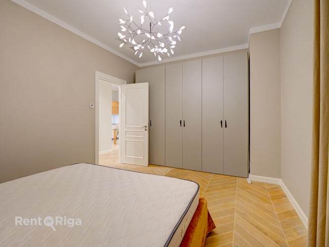 Sludinājumi. \'Elizabetes Rezidence\'- viena no spilgtākajām Rīgas arhitektūras mantojuma pērlēm, celta 19. Cena: 295000 EUR Foto #8