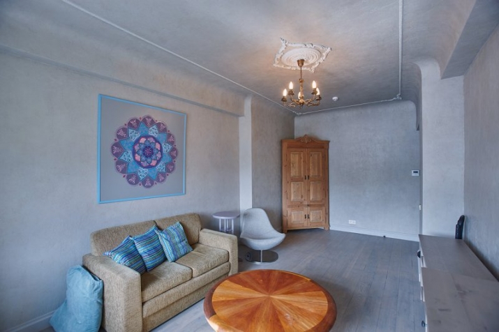 Sludinājumi. Īrei piedāvā lielisku dzīvokli cilvēkiem, kuri vēlas dzīvot estētiskā vidē. Mājīgs, kluss, silts un Cena: 1000 EUR/mēn Foto #7