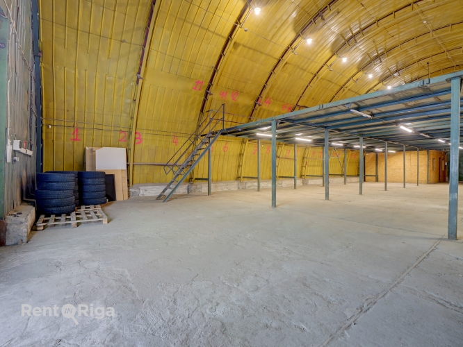 Sludinājumi. Plašs angārs divos līmeņos blakus SENUKAI  + Kopējā platība ~ 700 m2 + Pirmā stāva platība: ~420 m Cena: 1290 EUR/mēn Foto #3