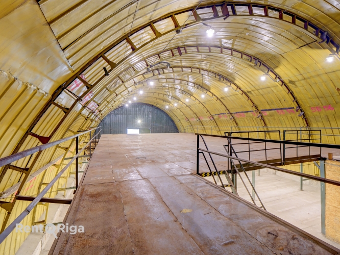 Sludinājumi. Plašs angārs divos līmeņos blakus SENUKAI  + Kopējā platība ~ 700 m2 + Pirmā stāva platība: ~420 m Cena: 1290 EUR/mēn Foto #8