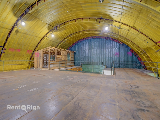 Sludinājumi. Plašs angārs divos līmeņos blakus SENUKAI  + Kopējā platība ~ 700 m2 + Pirmā stāva platība: ~420 m Cena: 1290 EUR/mēn Foto #9