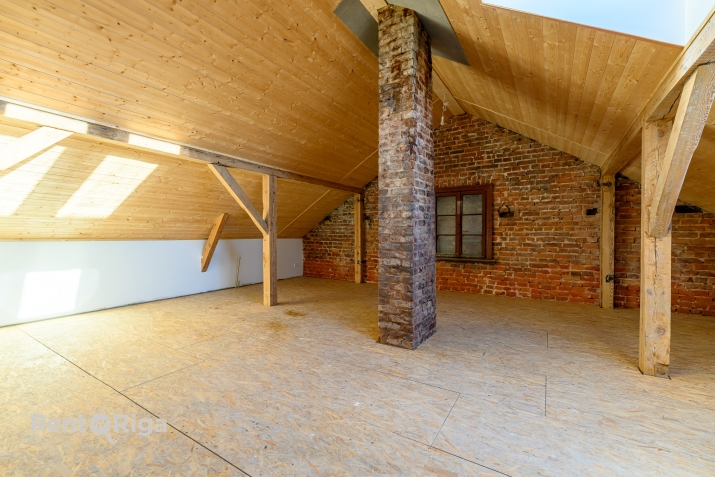 Sludinājumi. Piedāvājumā plašs mansarda dzīvoklis Vecliepājas sirdī ar perspektīvu plānojumu!  Plānojums: - Cena: 86000 EUR Foto #5